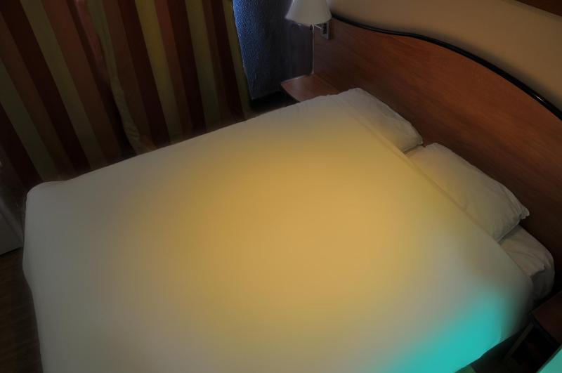 Standard Queen Room image 3