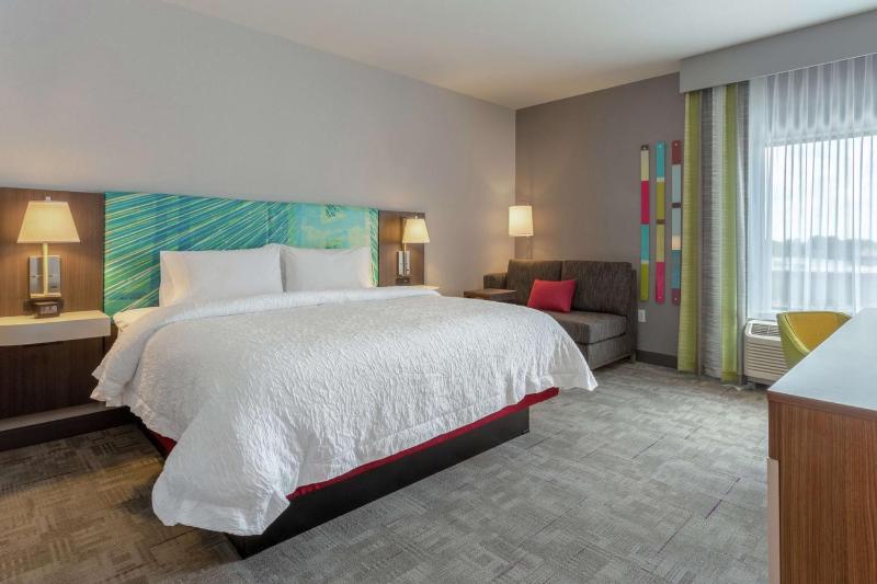 King Room image 3