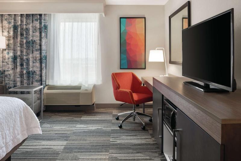 King Room image 3