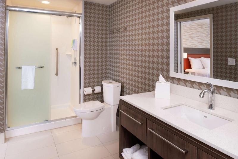 One-Bedroom King Suite - Non-Smoking image 2