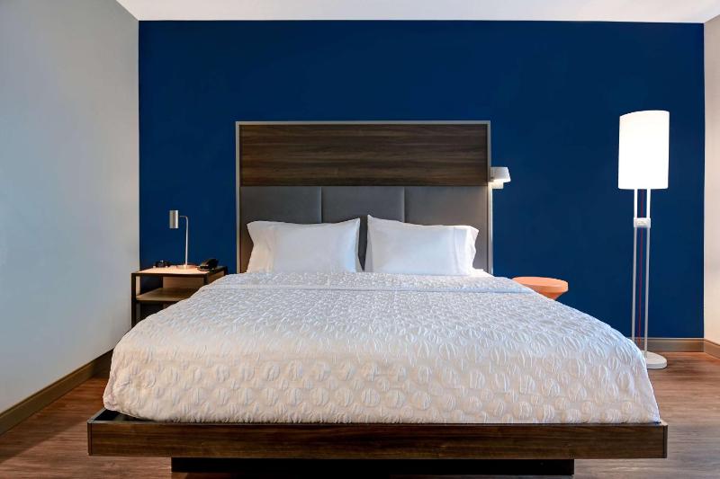 King Room image 4