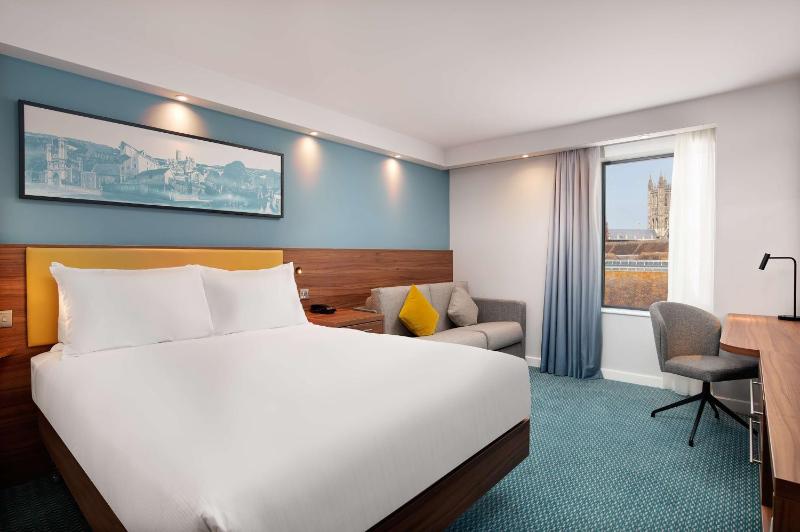 Queen Room with Sofa Bed image 4