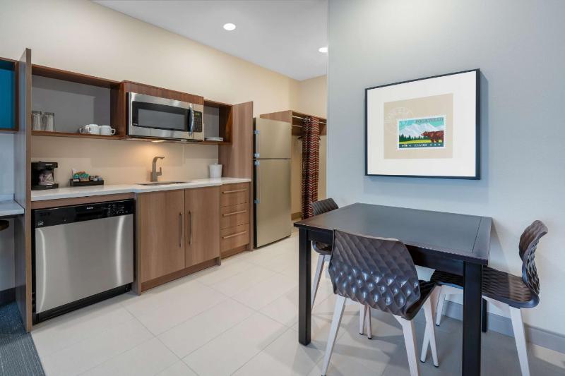 One-Bedroom King Suite - Non-Smoking image 2