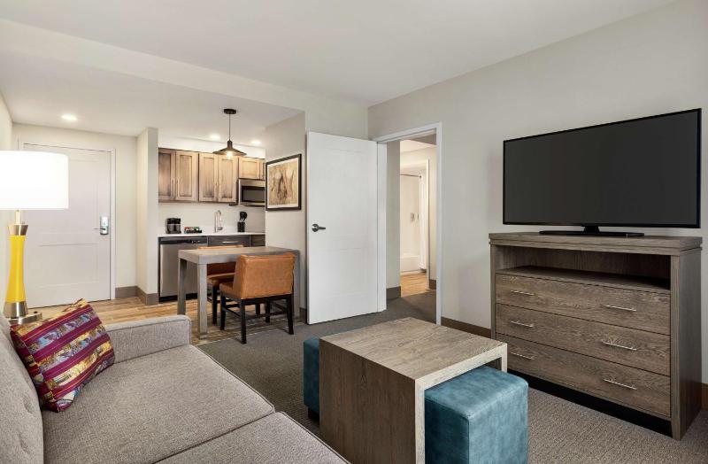 One-Bedroom King Suite - Non-Smoking image 1