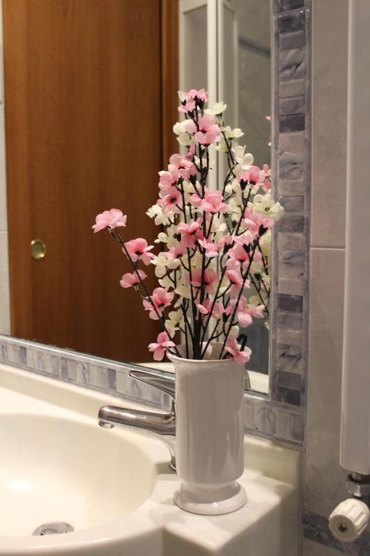 Standard Triple Room image 4