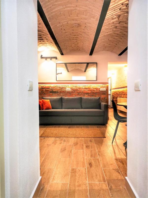 T House - image 5