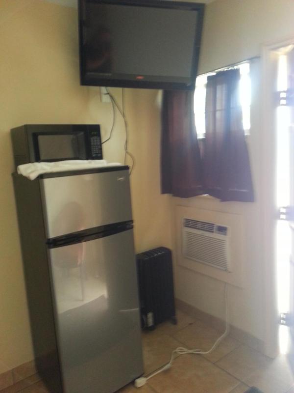 Budget Double Room image 2