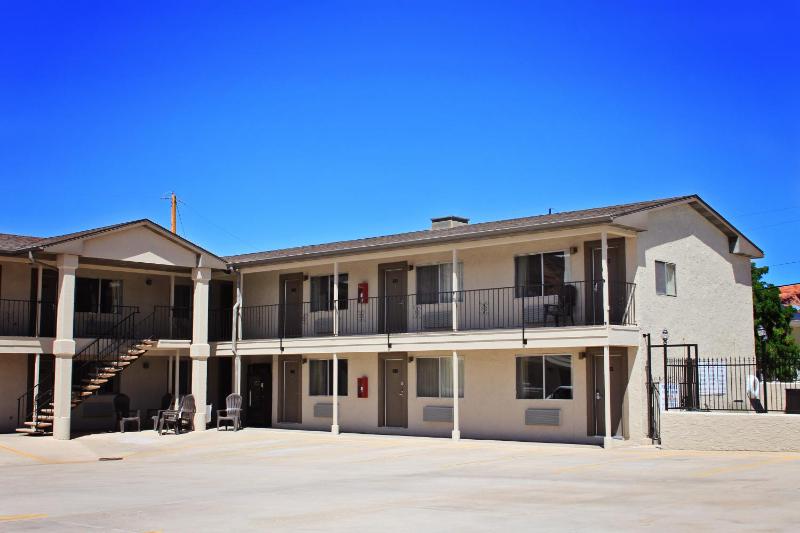 Bowen Motel - image 6