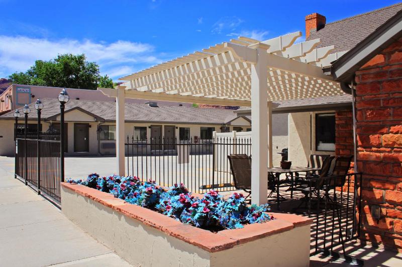Bowen Motel - image 10