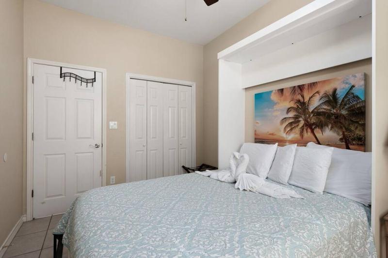 Luxury 3 Bed 2 Bath 1st Floor Condo Near Beach - image 18