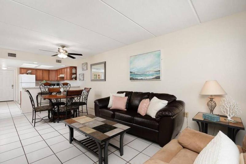 2 Bed 2 Bath Condo by Beach with Resort Pool - image 14
