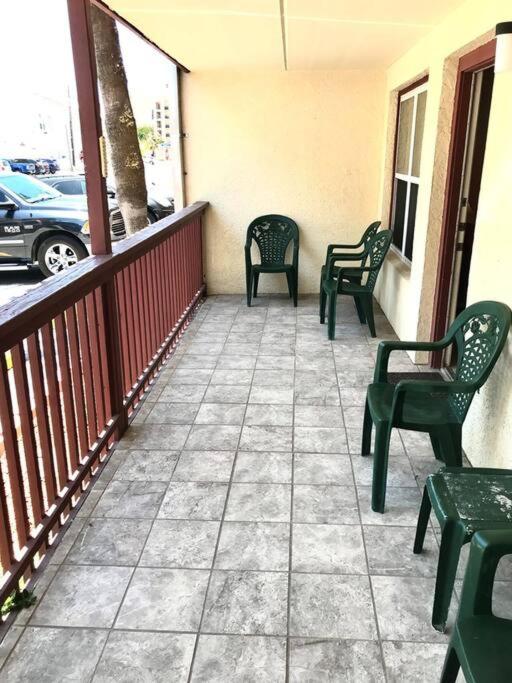 1st Floor 2 Bd 2 Ba Condo w Beach View& Pool - image 17