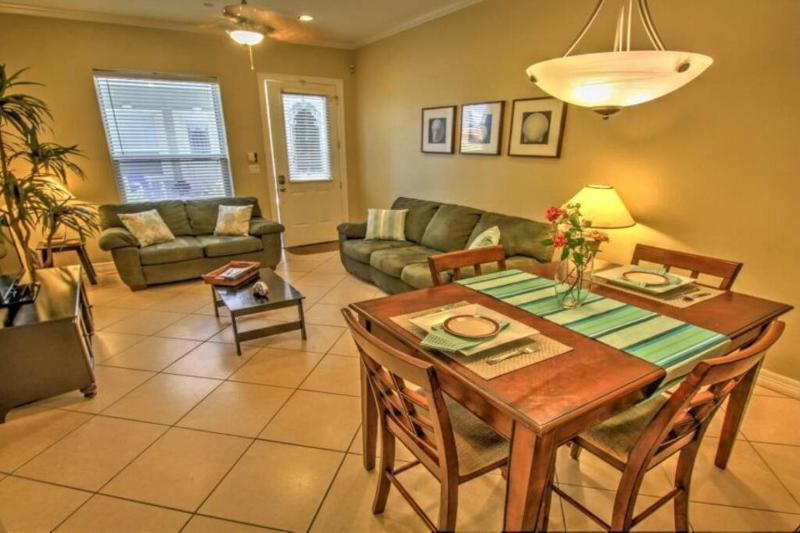 2 Bed 2 Bath 1st Floor Condo By Beach w Pool - image 22