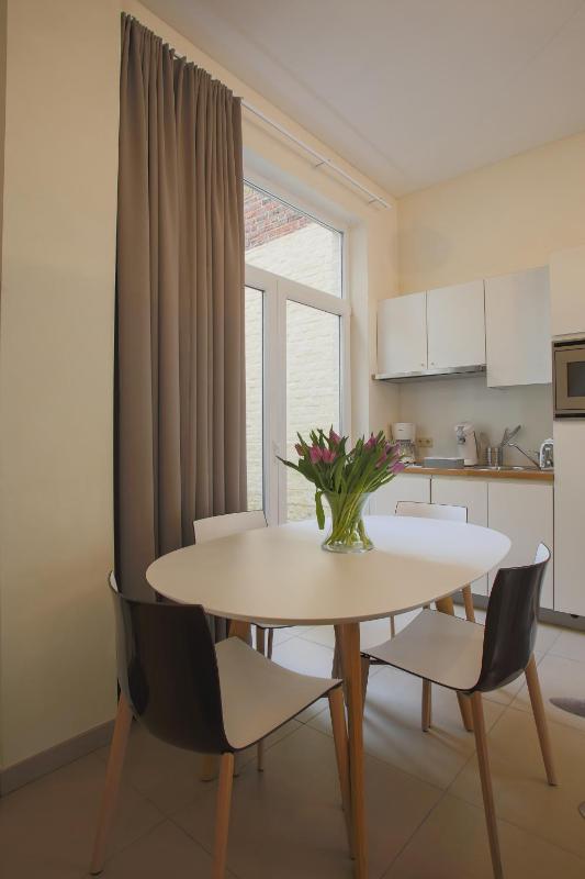 Apartment Ground Floor (2 adults) Bells image 4