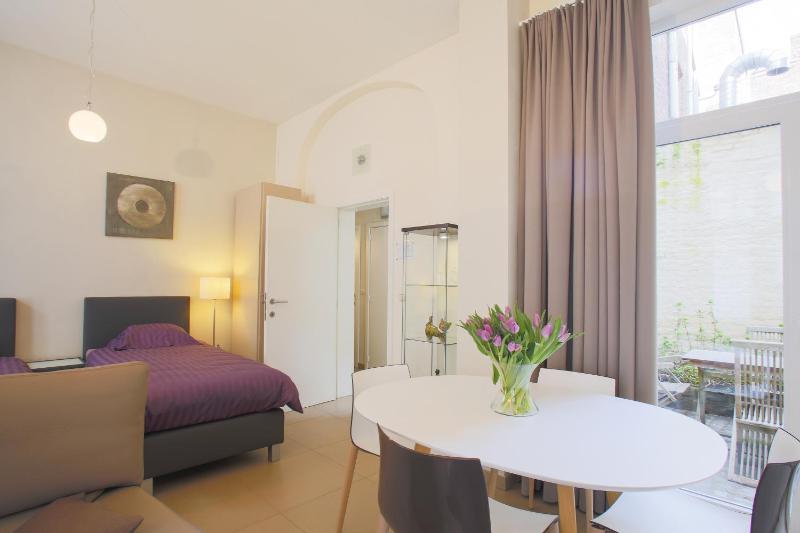 Apartment Ground Floor (2 adults) Bells image 3