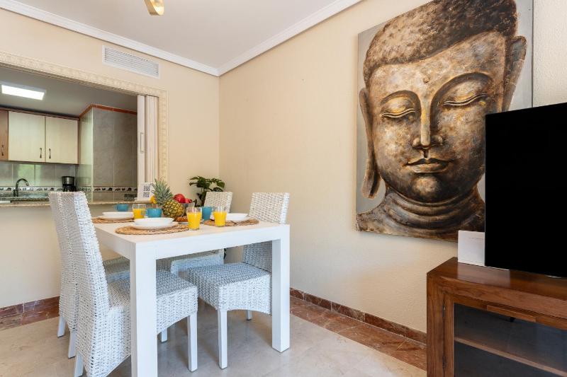 COASTAL PARADISE 3bed  POOL  SEA VIEWS! - image 19