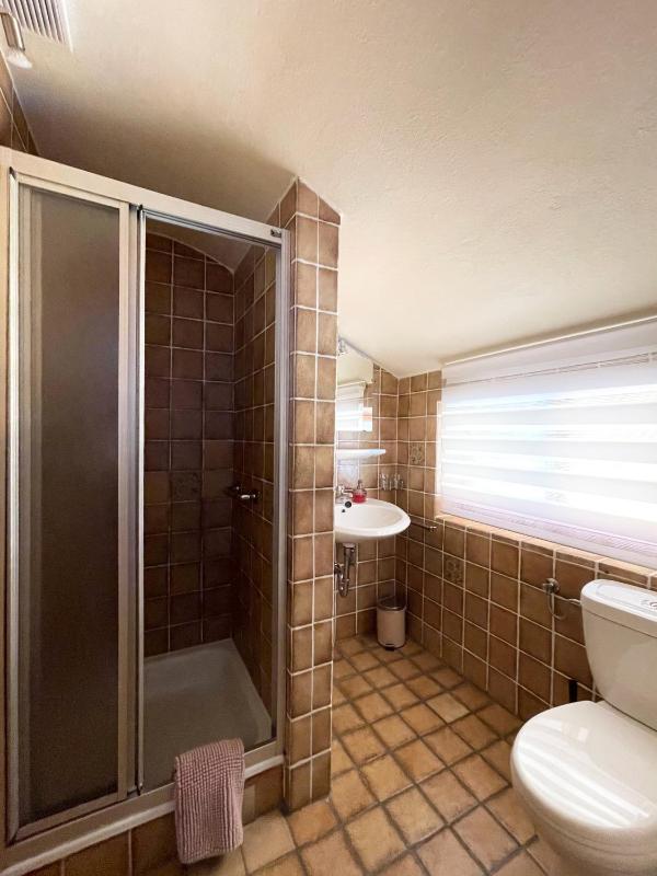 Standard Double Room image 2
