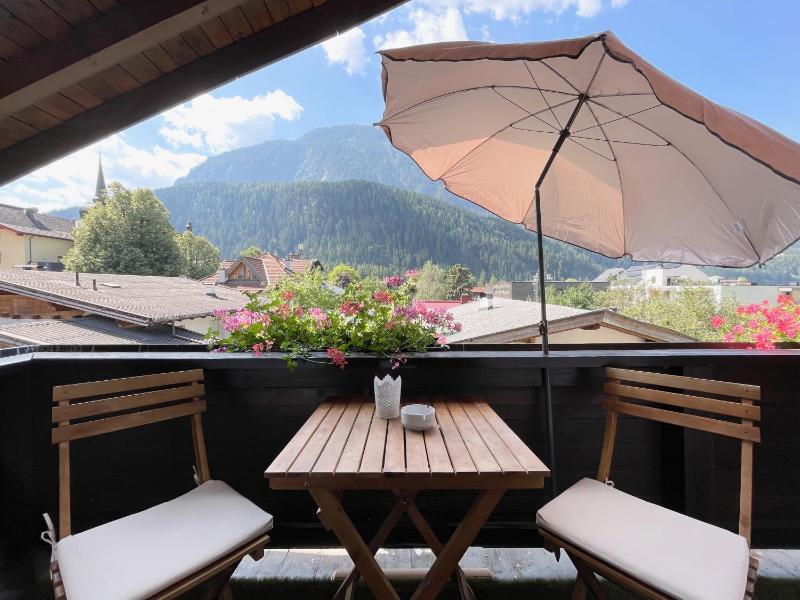 Double Room with Balcony image 3