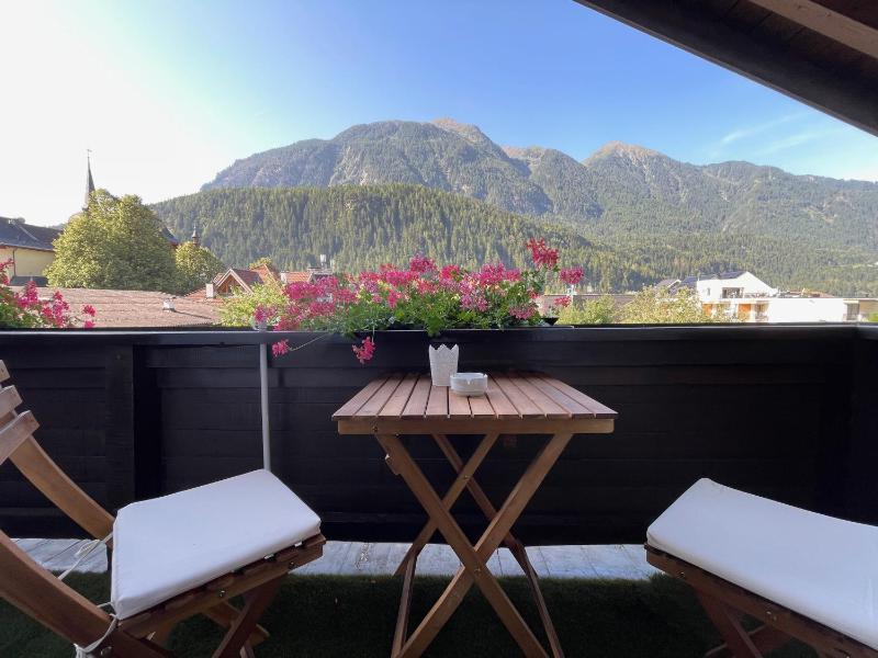 Triple Room with Balcony image 4