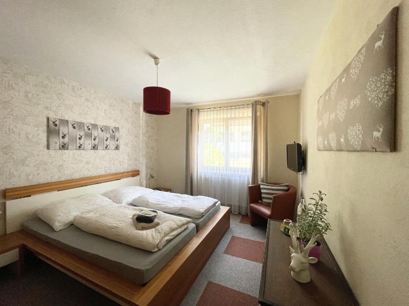 Economy Double Room image 2