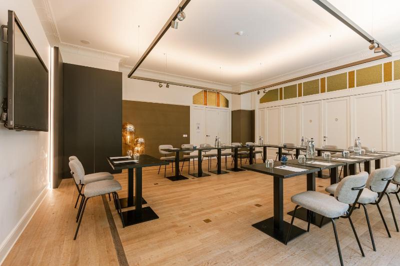 Hotel Astoria - image 30