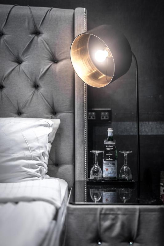Black Loft image 3
