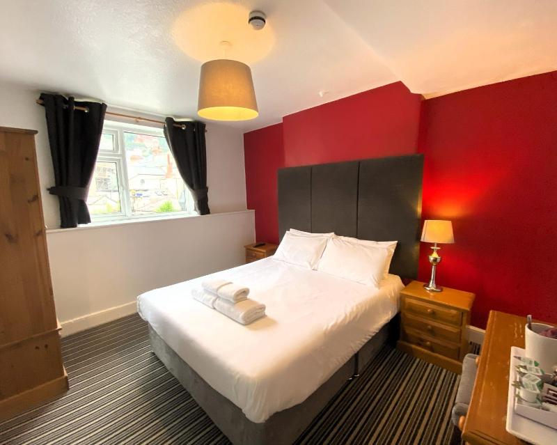 Double Room image 3