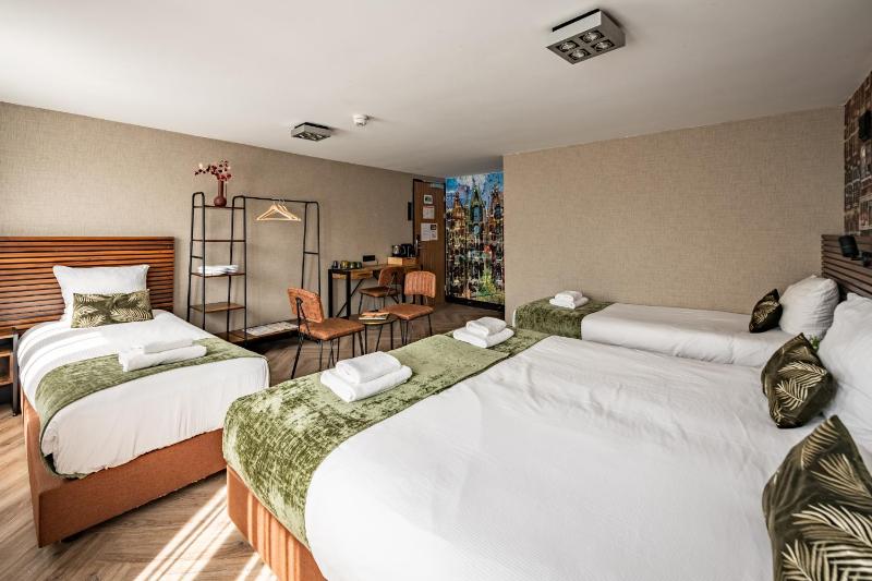 Historic Centre Hotel - image 3