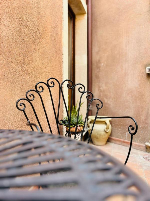 Biscari home - image 41
