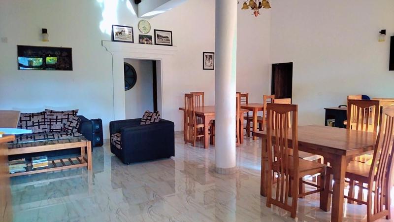 Kandy Inn by Moon hills - image 4