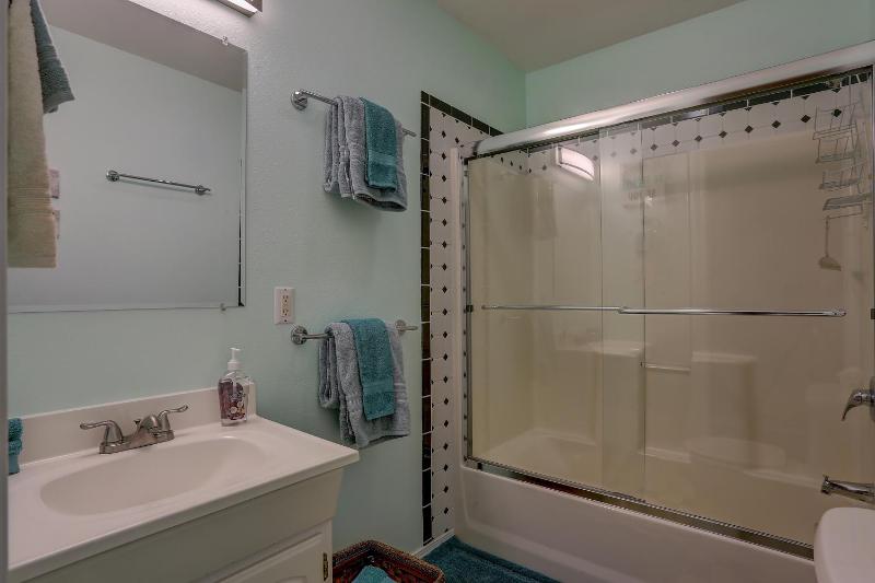 Three-Bedroom House image 4