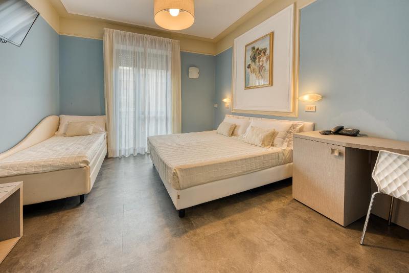 Quadruple Room image 1