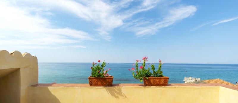 Double or Twin Room with Terrace and Sea View - Attic image 2