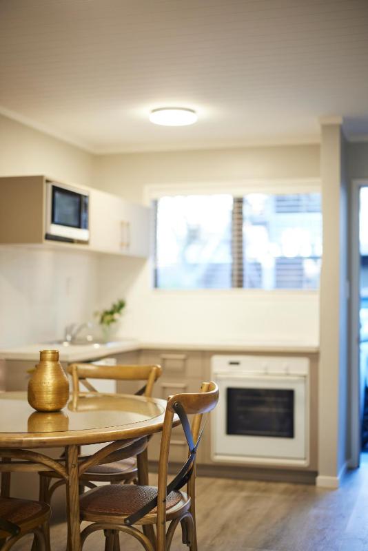 Emerald Inn on Takapuna Beach - image 9