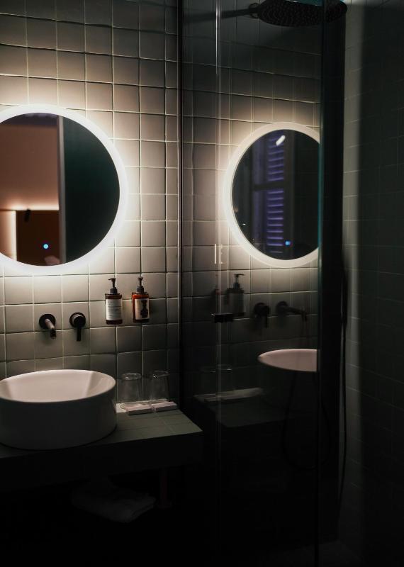 Heart Hotel - image 2
