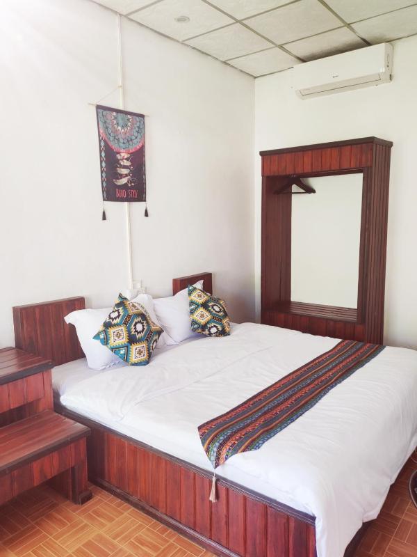 Phong lack Guest House - image 4
