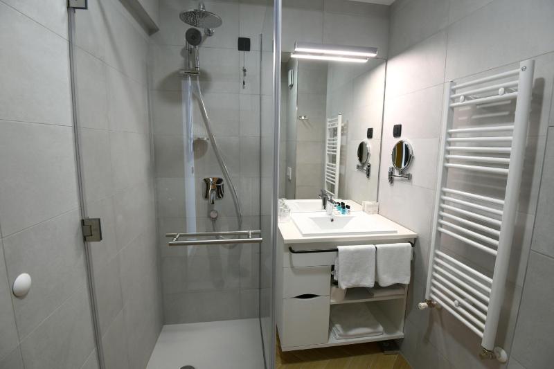 Apartment with Sea View (4 Adults) image 2