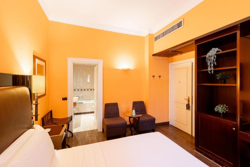 Superior Triple Room image 4