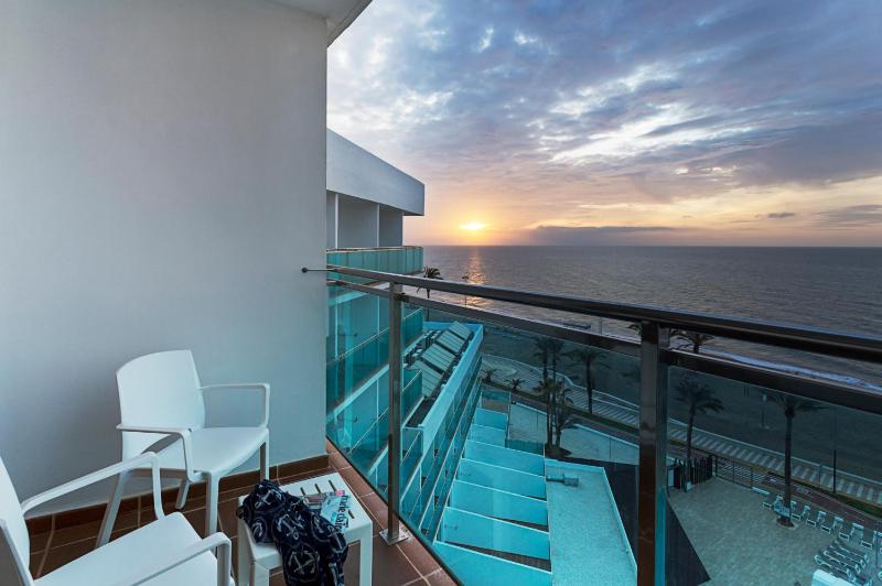 Superior Room with Sea View (2 Adults) image 2