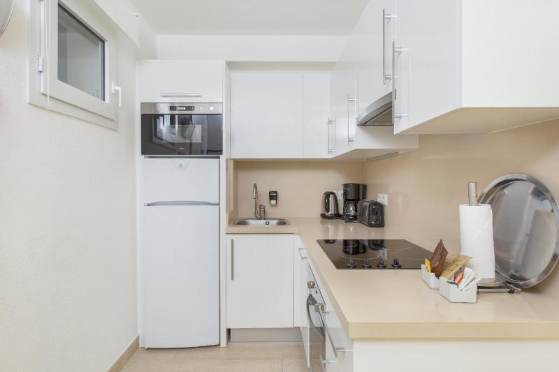 Studio Apartment image 4