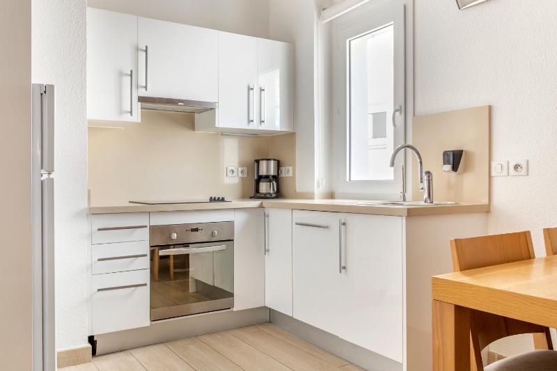 One-Bedroom Apartment image 3