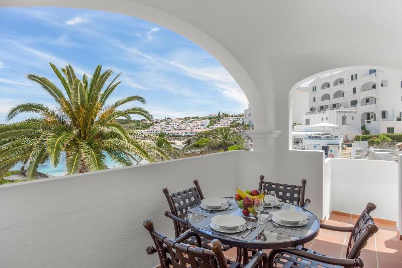 One-Bedroom Apartment image 1