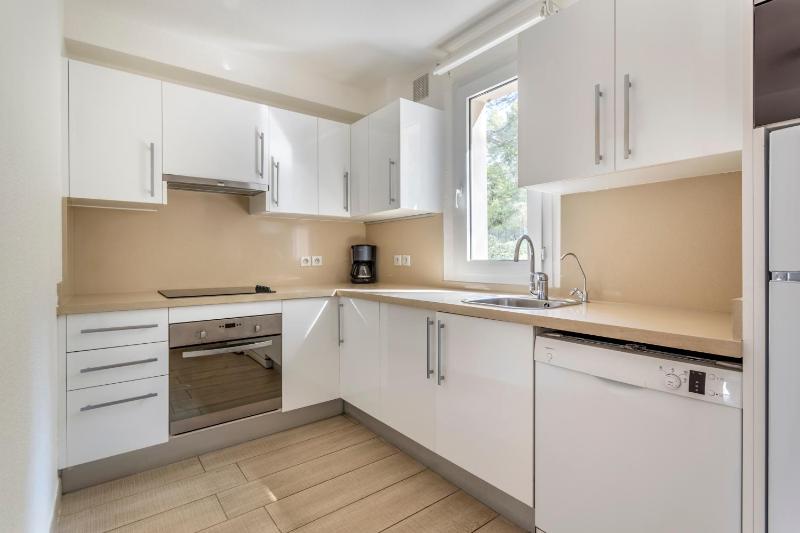 Three-Bedroom Apartment image 4