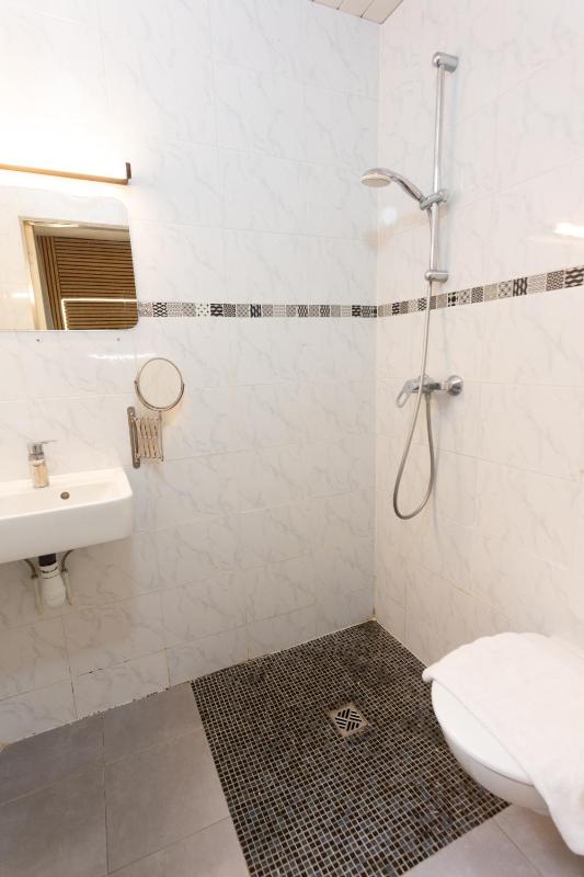 Deluxe Double Room image 2