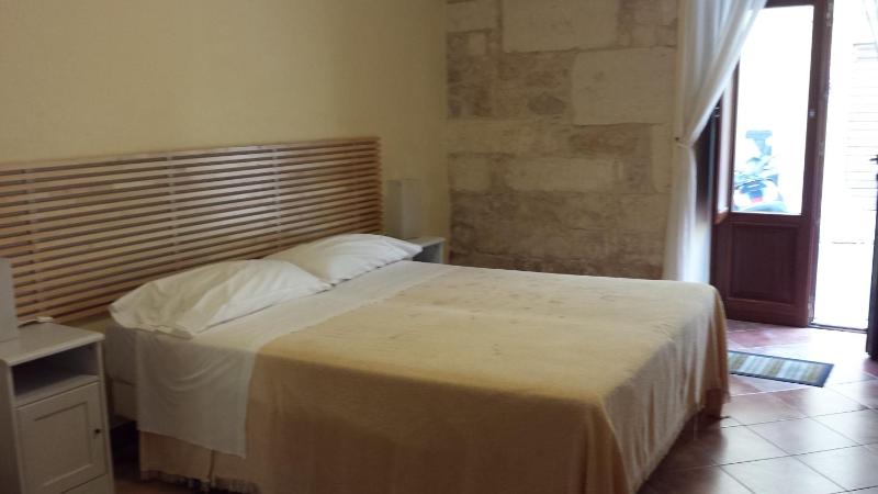Classic Triple Room image 3