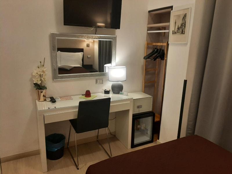 Single Room with Private Bathroom image 3