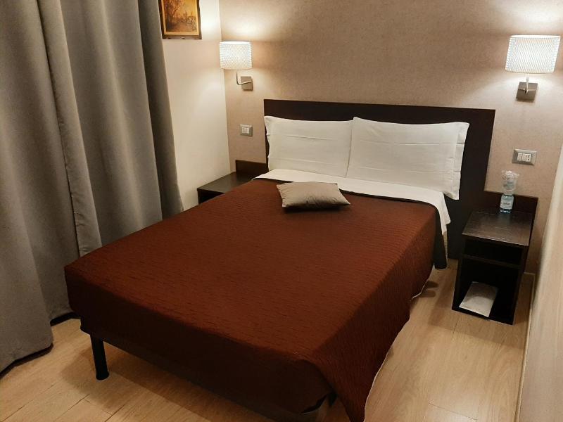 Single Room with Private Bathroom image 2