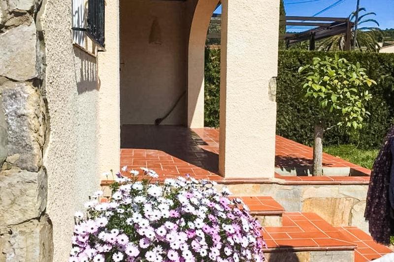 Sistach Rentals Nablanca - image 16
