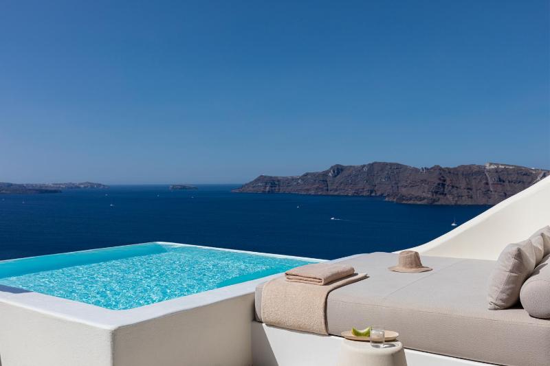 Infinity Pool Suite image 1