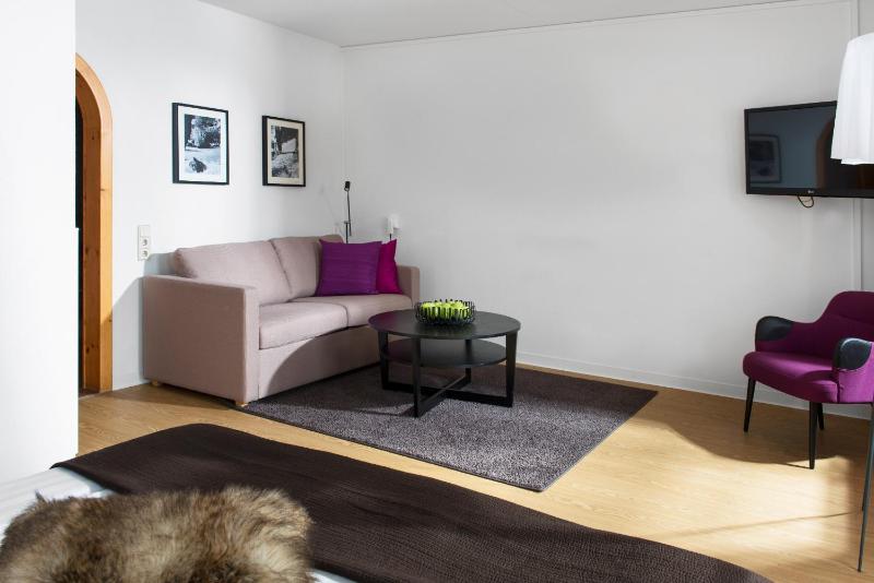 Family Room (2 Adults + 2 Children) image 4